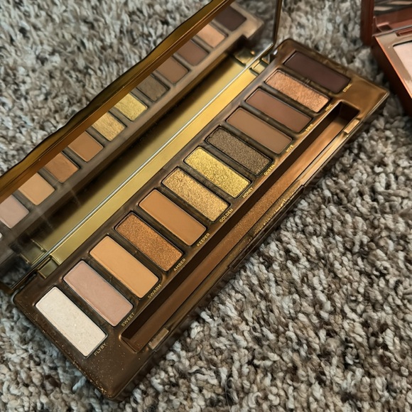 Urban Decay Eyeshadow Palette Honey and Heat - Picture 3 of 3